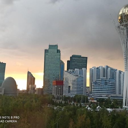 Апартаменты В Центре Левого Берега Астана Екстериор снимка